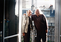 Michel Seuphor en Jan D'Haese op het balkon aan de Avenue Emile Zola, Parijs